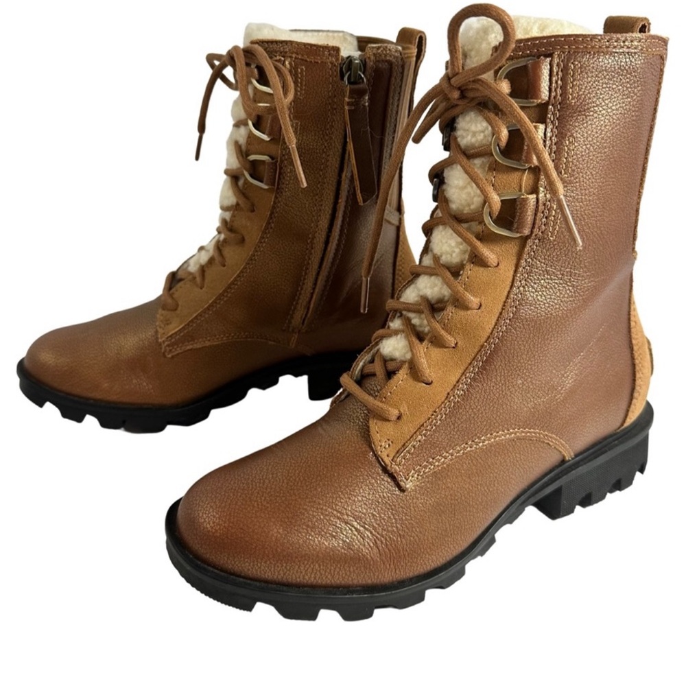 Sorel Phoenix Lace Shearling Boots NWOT
Size 8